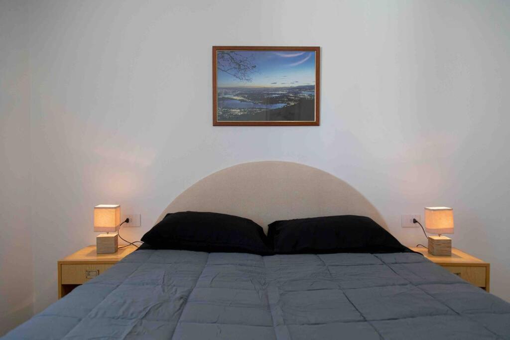 Vista Lago-Appartamento Funzionale Con Vista Varese Bagian luar foto